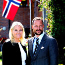 The Crown Prince and Crown Princess in Gjerstad (Photo: Gorm Kallestad / Scanpix)